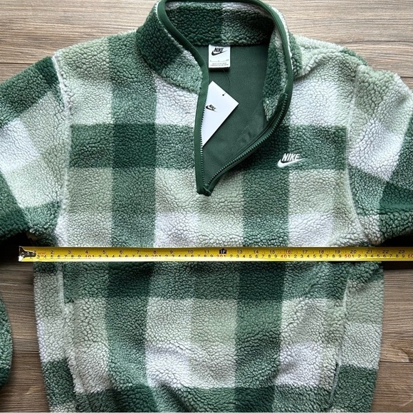 Nike | The Nike Club Men's Winterized Half-Zip in Green/White (Small) - Picture 6 of 13